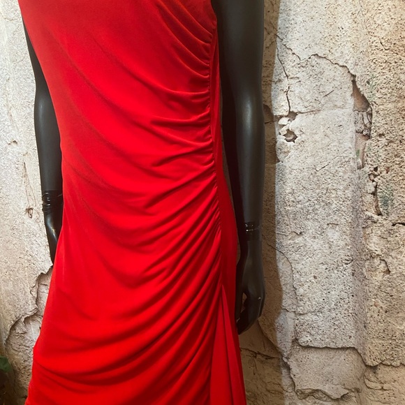 Donna Red Rouched Dress 🇨🇦 - Picture 3 of 5